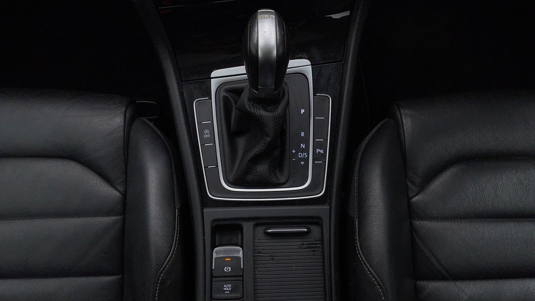 2015 Volkswagen Golf 103 Tsi Highline, Automatic, 71455 km, Gear Lever 