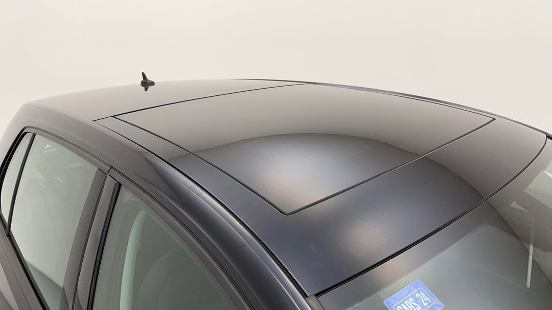 2015 Volkswagen Golf 103 Tsi Highline, Automatic, 71455 km, Roof/Sunroof View