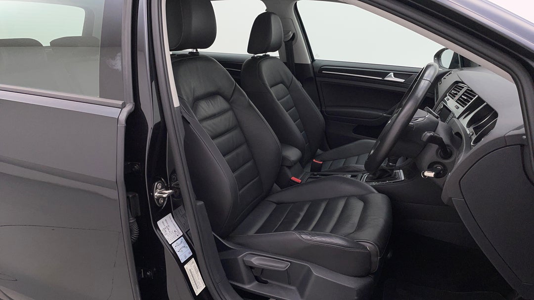 2015 Volkswagen Golf 103 Tsi Highline, Automatic, 71455 km, Right Side Front Door Cabin View