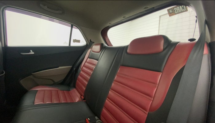 2015 Hyundai Grand i10 SPORTZ 1.2 KAPPA VTVT, Petrol, Manual, 94,114 km, Right Side Rear Door Cabin