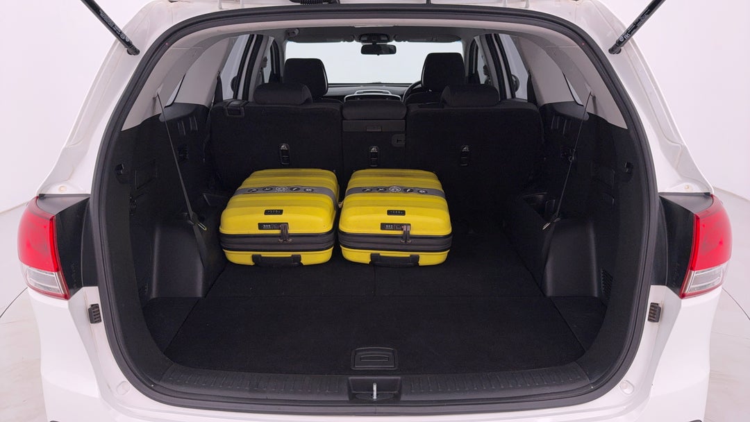 2015 Kia Sorento Si (4x2), Automatic, 108472 km, Boot Inside View with Luggage