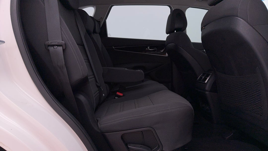 2015 Kia Sorento Si (4x2), Automatic, 108472 km, Right Side Rear Door Cabin View