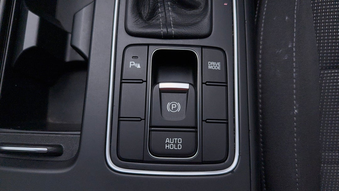 2015 Kia Sorento Si (4x2), Automatic, 108472 km, Handbrake