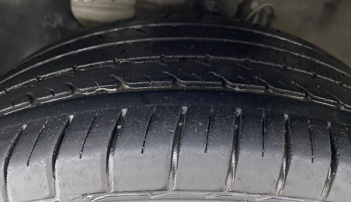 2018 Hyundai Elite i20 ASTA 1.2 (O), Petrol, Manual, 40,807 km, Left Front Tyre Tread