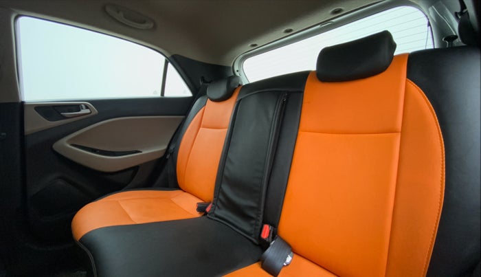 2018 Hyundai Elite i20 ASTA 1.2 (O), Petrol, Manual, 40,807 km, Right Side Rear Door Cabin