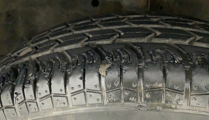 2014 Maruti Swift Dzire VXI, Petrol, Manual, 23,185 km, Right Front Tyre Tread