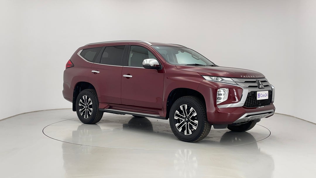 2021 Mitsubishi Pajero Sport Exceed (4x4) 7 Seat, Automatic, 77098 km, Right Front Diagonal (45- Degree) View