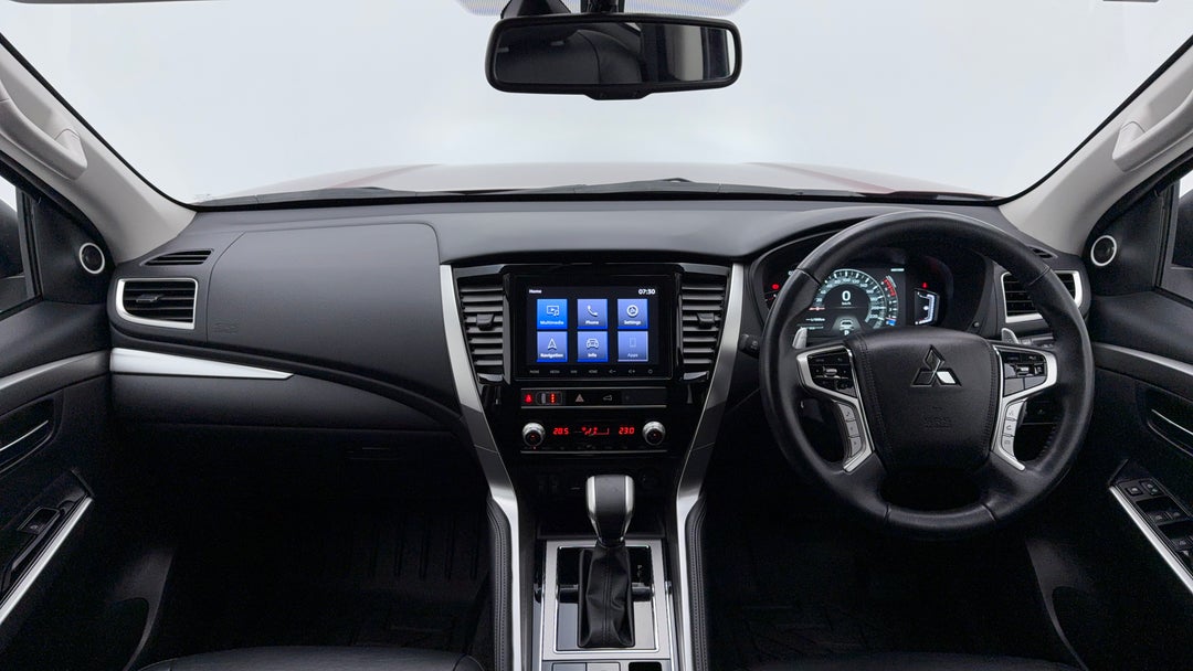 2021 Mitsubishi Pajero Sport Exceed (4x4) 7 Seat, Automatic, 77098 km, Dashboard View