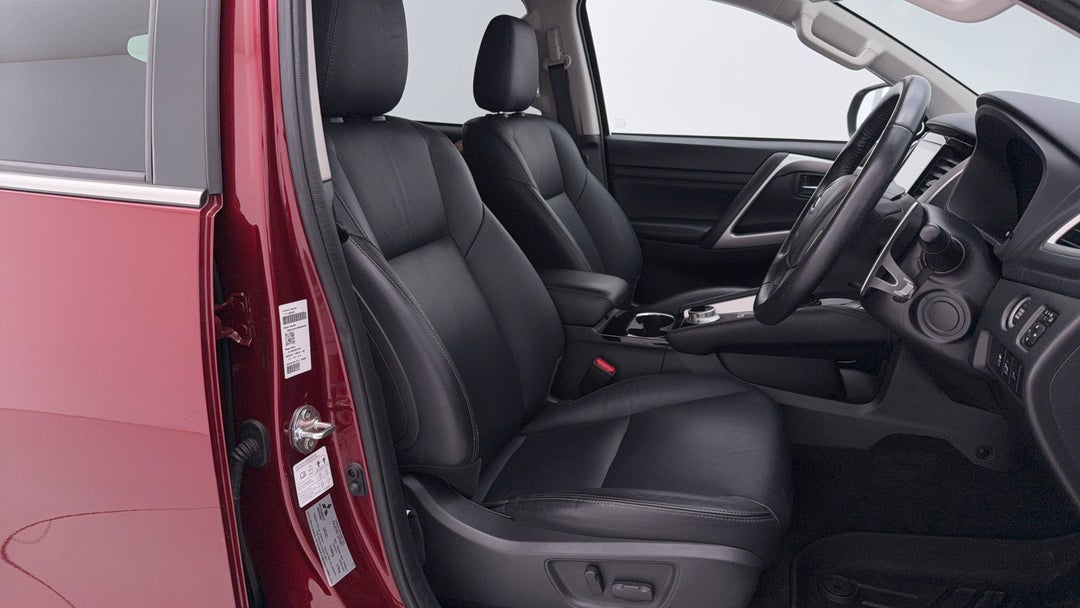 2021 Mitsubishi Pajero Sport Exceed (4x4) 7 Seat, Automatic, 77098 km, Right Side Front Door Cabin View