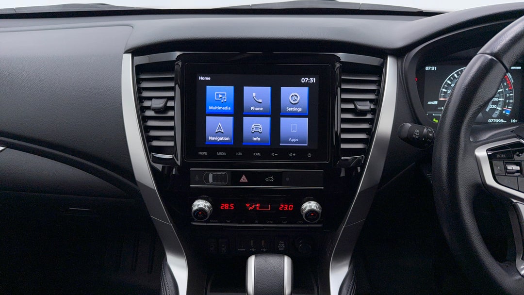 2021 Mitsubishi Pajero Sport Exceed (4x4) 7 Seat, Automatic, 77098 km, Center Console