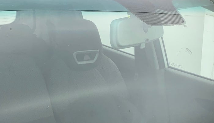 2017 Mahindra Kuv100 K6 6 STR, Petrol, Manual, 46,612 km, Front windshield - Minor spot on windshield