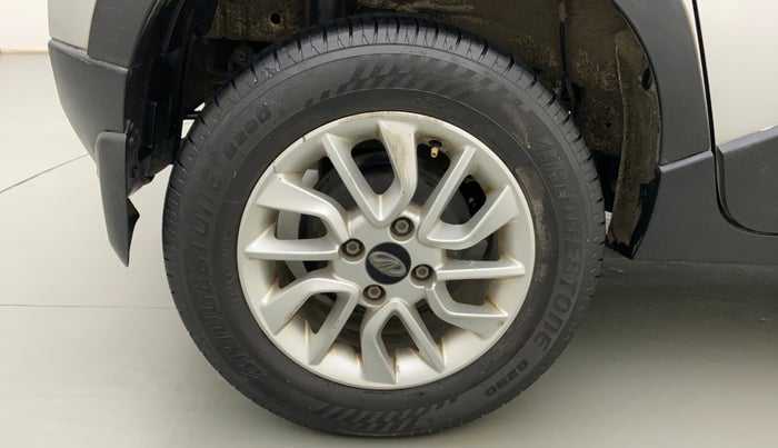 2017 Mahindra Kuv100 K6 6 STR, Petrol, Manual, 46,612 km, Right Rear Wheel