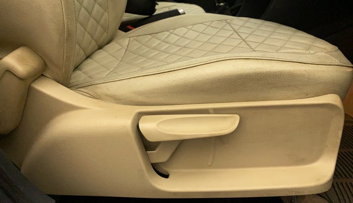 2016 Volkswagen Ameo HIGHLINE1.2L, Petrol, Manual, 10,117 km, Driver Side Adjustment Panel