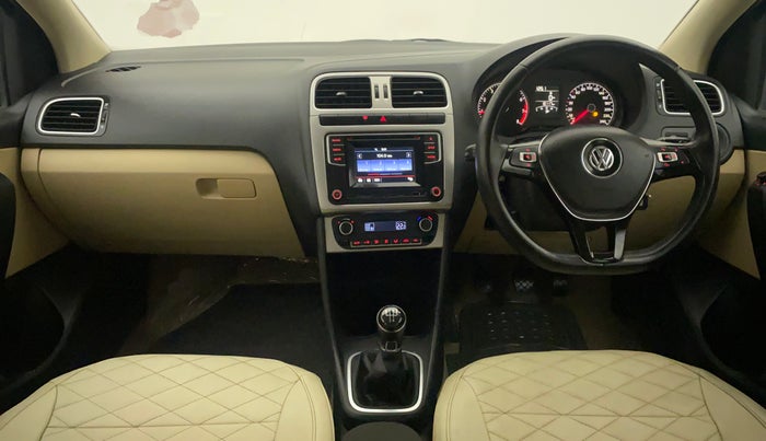 2016 Volkswagen Ameo HIGHLINE1.2L, Petrol, Manual, 10,117 km, Dashboard