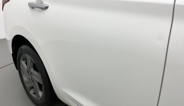 2020 Hyundai Verna SX 1.5 VTVT IVT, Petrol, Automatic, 39,573 km, Right rear door - Slightly dented