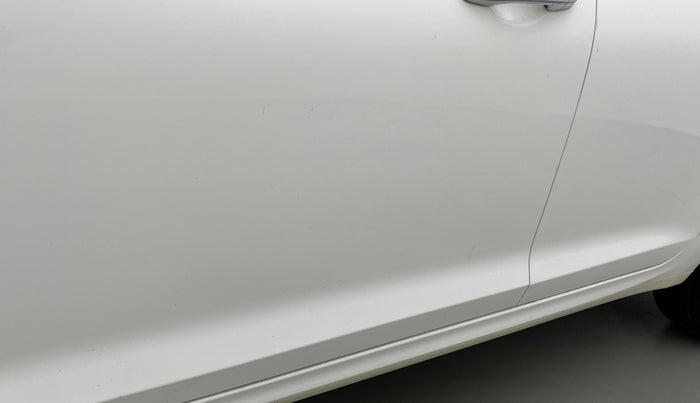 2020 Hyundai Verna SX 1.5 VTVT IVT, Petrol, Automatic, 39,573 km, Front passenger door - Minor scratches