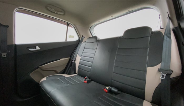 2016 Hyundai Grand i10 SPORTZ 1.2 KAPPA VTVT, Petrol, Manual, 6,417 km, Right Side Rear Door Cabin View