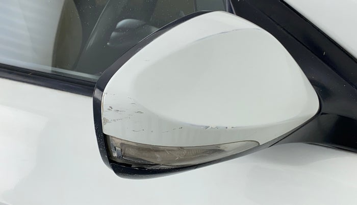 2012 Hyundai Verna FLUIDIC 1.4 VTVT, Petrol, Manual, 74,433 km, Right rear-view mirror - Indicator light has minor damage
