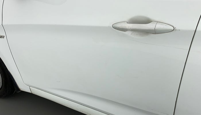 2012 Hyundai Verna FLUIDIC 1.4 VTVT, Petrol, Manual, 74,433 km, Front passenger door - Minor scratches