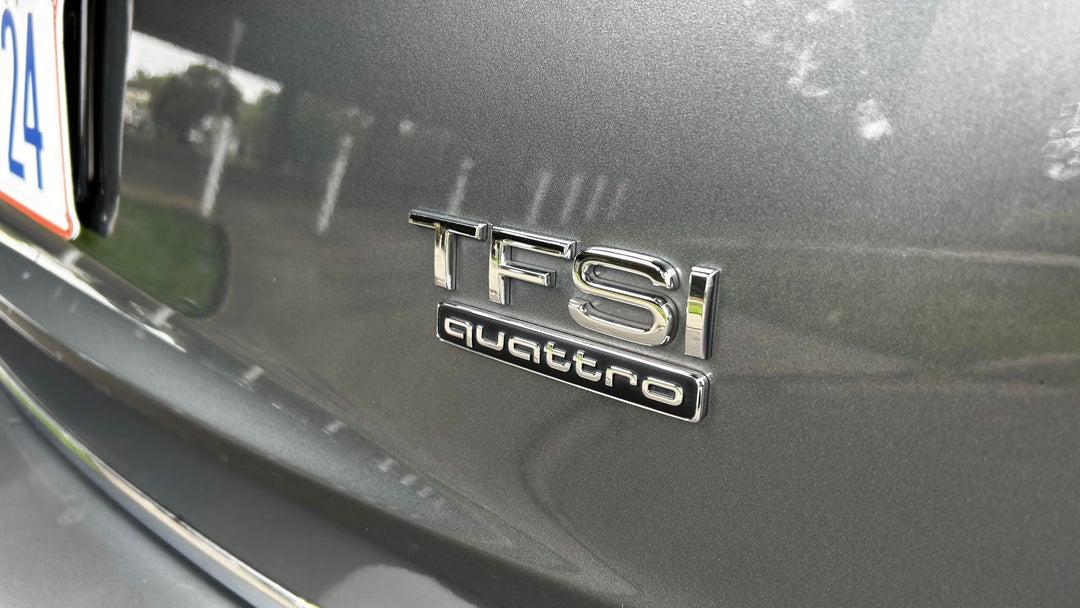 Badge (Boot Right Side)