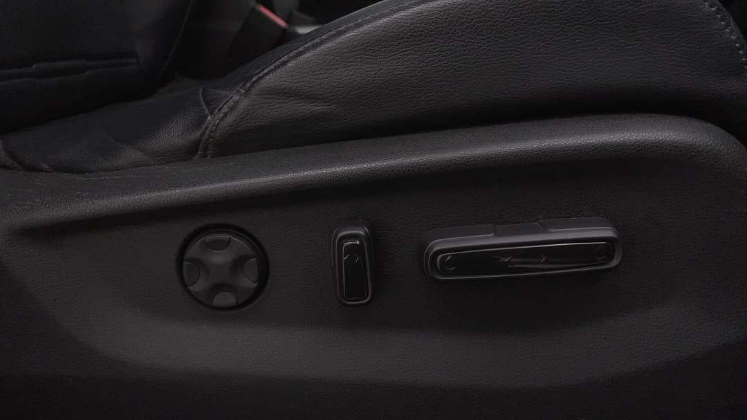 2017 Honda CR-V Vti-lx (awd), Automatic, 83109 km, Drivers Side Adjustment Panel