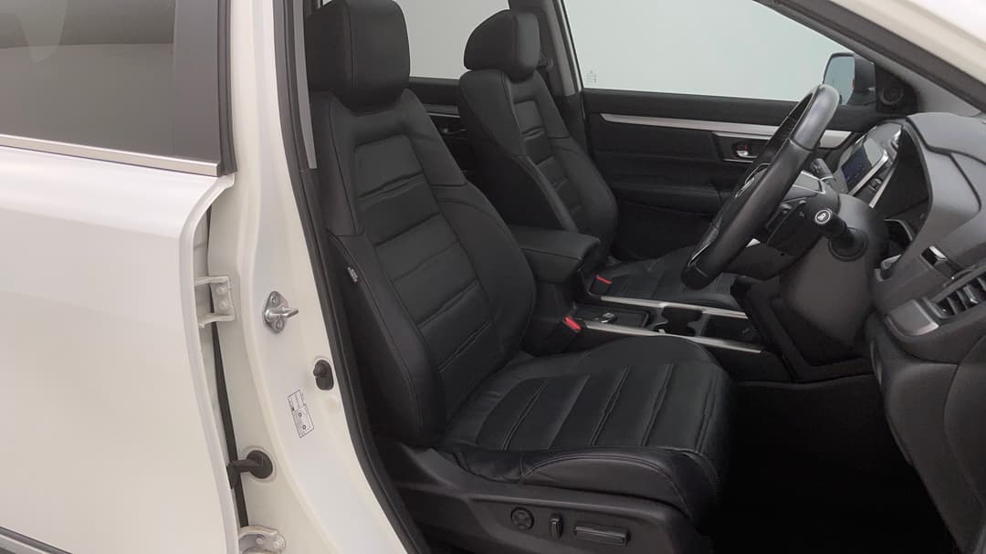 2017 Honda CR-V Vti-lx (awd), Automatic, 83109 km, Right Side Front Door Cabin View