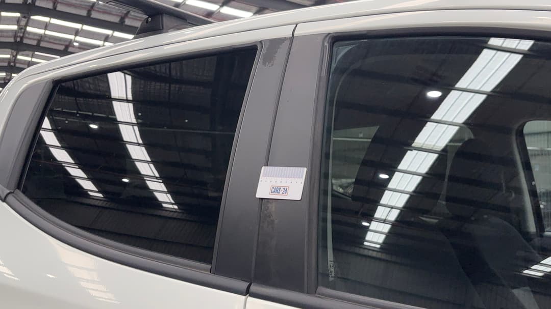 2021 Mitsubishi Triton Glx-r (4x2), Automatic, 74257 km, Doors Front RHS Rubber strip fade/damaged