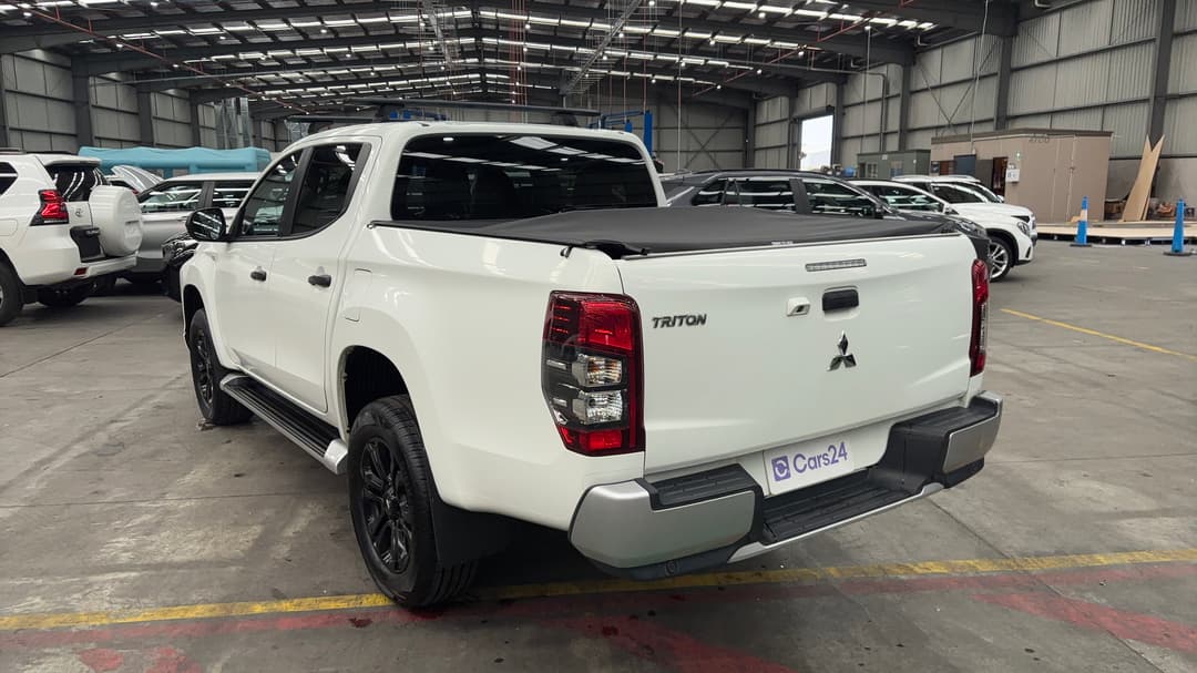 2021 Mitsubishi Triton Glx-r (4x2), Automatic, 74257 km, Left Back Diagonal (45- Degree) View