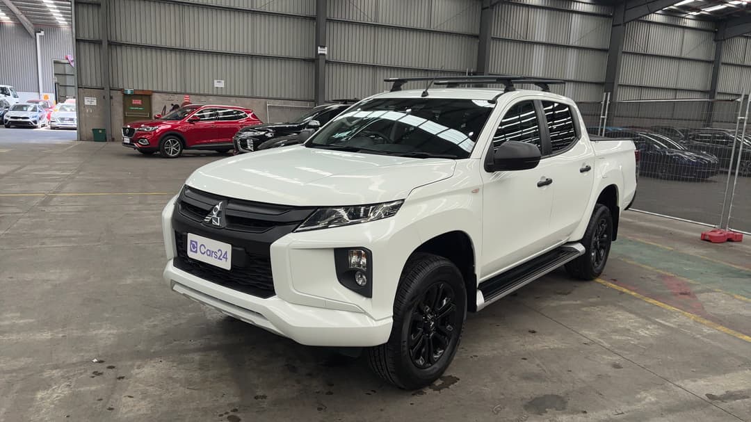 2021 Mitsubishi Triton Glx-r (4x2), Automatic, 74257 km, Left Front Diagonal (45- Degree) View