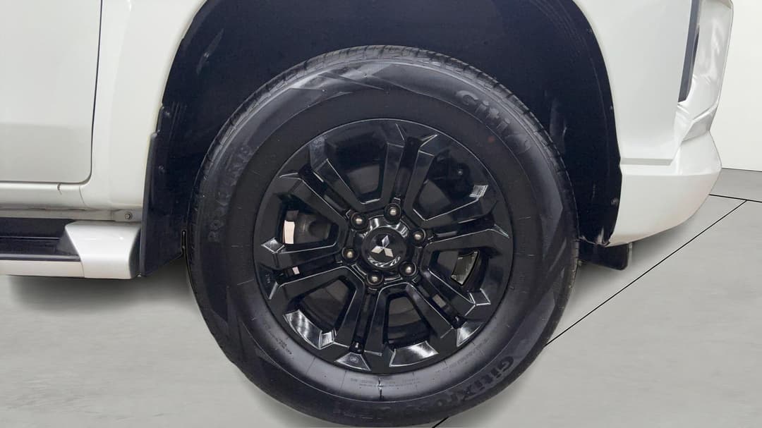 2021 Mitsubishi Triton Glx-r (4x2), Automatic, 74257 km, Right Front Wheel