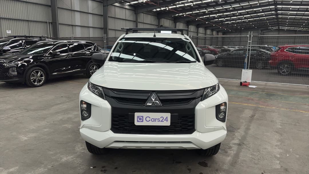 2021 Mitsubishi Triton Glx-r (4x2), Automatic, 74257 km, Front View