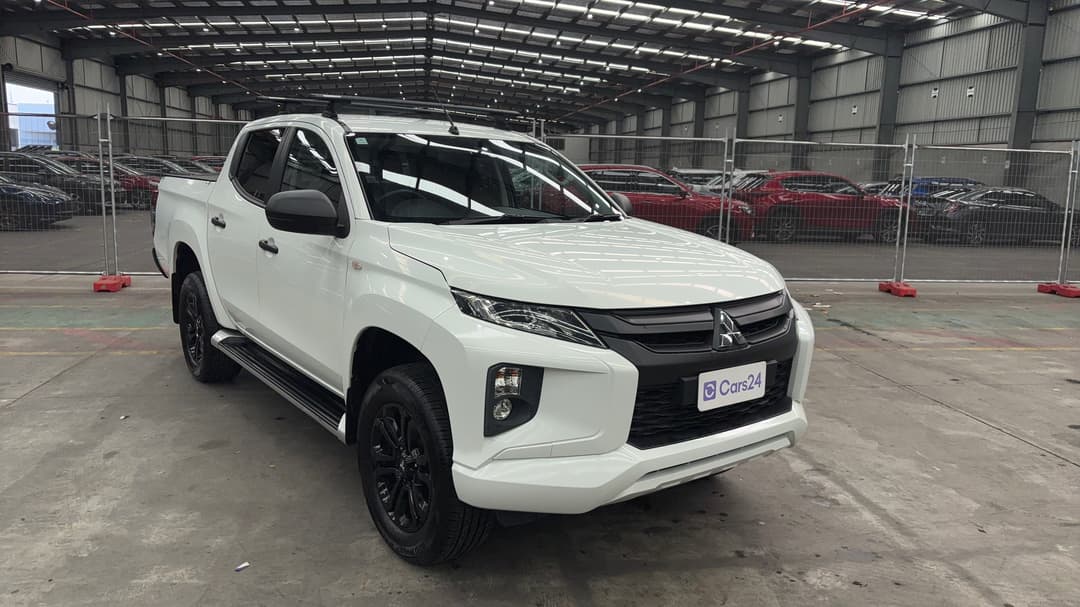 2021 Mitsubishi Triton Glx-r (4x2), Automatic, 74257 km, Right Front Diagonal (45- Degree) View