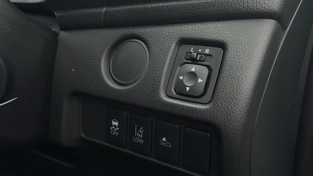 2021 Mitsubishi Triton Glx-r (4x2), Automatic, 74257 km, Utility Switches/Buttons