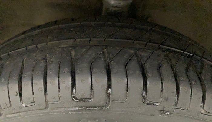 2014 Maruti Wagon R 1.0 VXI, CNG, Manual, 78,118 km, Left Front Tyre Tread
