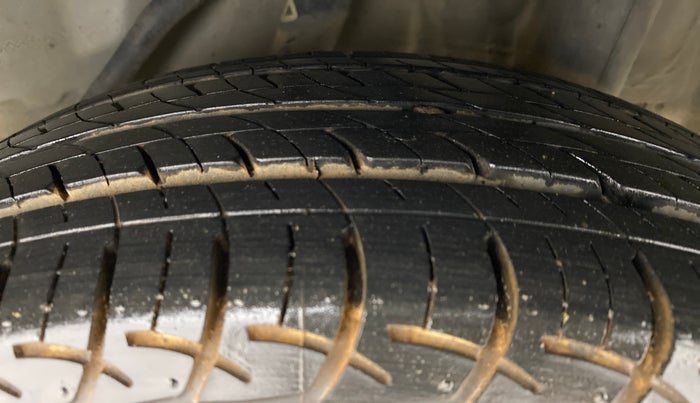 2015 Honda Amaze 1.2L I-VTEC VX, Petrol, Manual, 44,896 km, Left Rear Tyre Tread