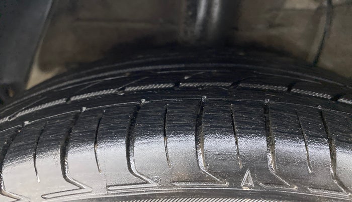 2015 Hyundai Xcent S 1.2, Petrol, Manual, 51,874 km, Right Rear Tyre Tread
