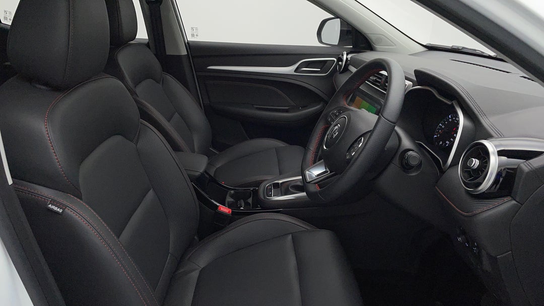 2022 MG Zst Excite, Automatic, 6835 km, Right Side Front Door Cabin View