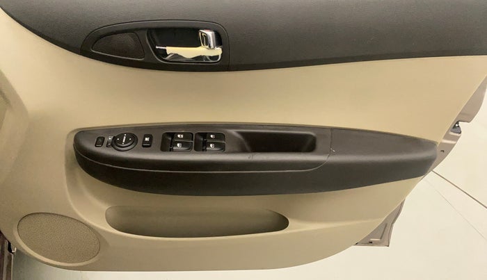 2012 Hyundai i20 SPORTZ 1.2, Petrol, Manual, 45,123 km, Driver Side Door Panels Control
