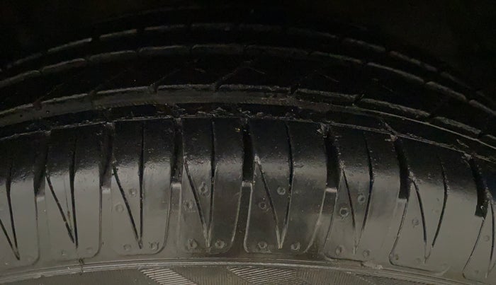 2012 Hyundai i20 SPORTZ 1.2, Petrol, Manual, 45,123 km, Right Front Tyre Tread
