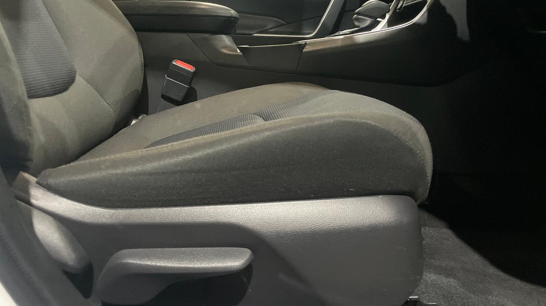 2023 Toyota RAV4 Gx (AWD) Hybrid, Automatic, 54984 km, Drivers Side Adjustment Panel