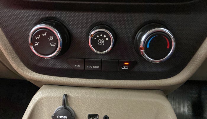 2015 Mahindra TUV300 T6 PLUS AMT, Diesel, Automatic, 77,761 km, AC Unit - Car heater not working