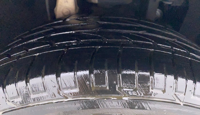 2019 Mahindra MARAZZO M8 7 STR, Diesel, Manual, 20,933 km, Right Front Tyre Tread