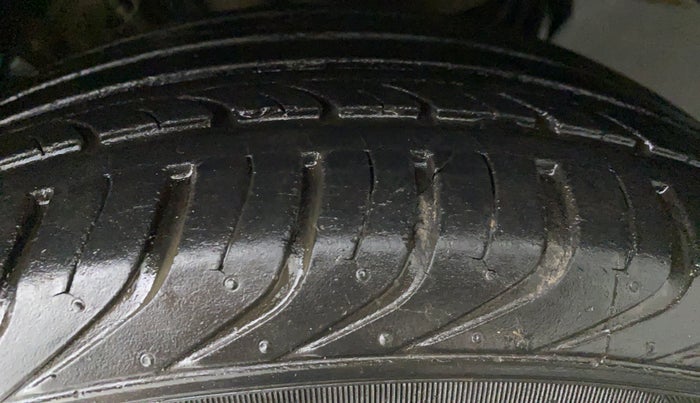 2014 Volkswagen Polo HIGHLINE1.2L PETROL, Petrol, Manual, 29,329 km, Left Rear Tyre Tread