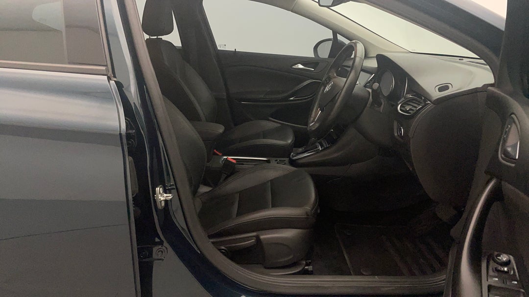 2017 Holden Astra Rs-v, Automatic, 63288 km, Right Side Front Door Cabin View