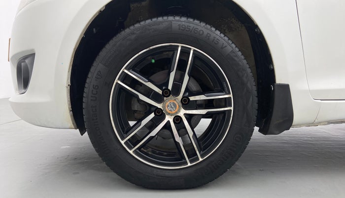 2013 Maruti Swift VDI, Diesel, Manual, 1,61,298 km, Left Front Wheel