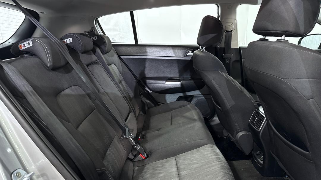 2018 Kia Sportage Si Premium (AWD) (aeb), Automatic, 117451 km, Right Side Rear Door Cabin View