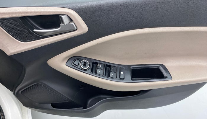 2014 Hyundai Elite i20 ASTA 1.2, Petrol, Manual, 82,641 km, Driver Side Door Panels Control