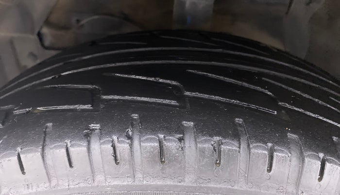 2017 Maruti S Cross ZETA 1.3, Diesel, Manual, 59,548 km, Left Front Tyre Tread