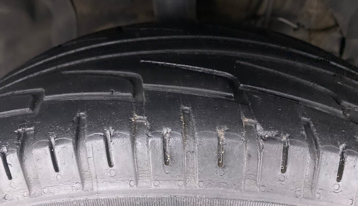 2017 Maruti S Cross ZETA 1.3, Diesel, Manual, 59,548 km, Right Front Tyre Tread