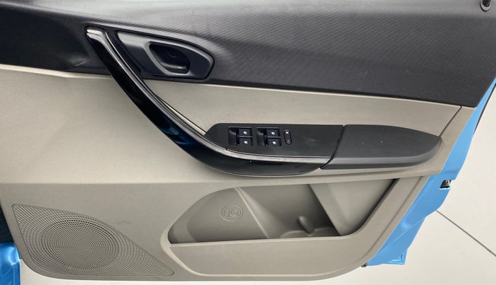 2017 Tata Tiago XM 1.2 REVOTRON, Petrol, Manual, 19,526 km, Driver Side Door Panels Control